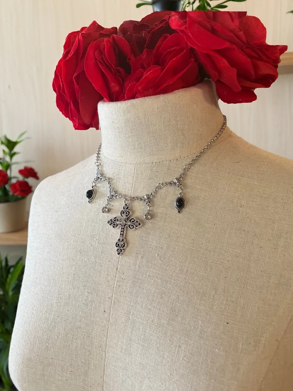 Vintage-Inspired Silver Cross Necklace Set with Black Stone Accents Rhinestones